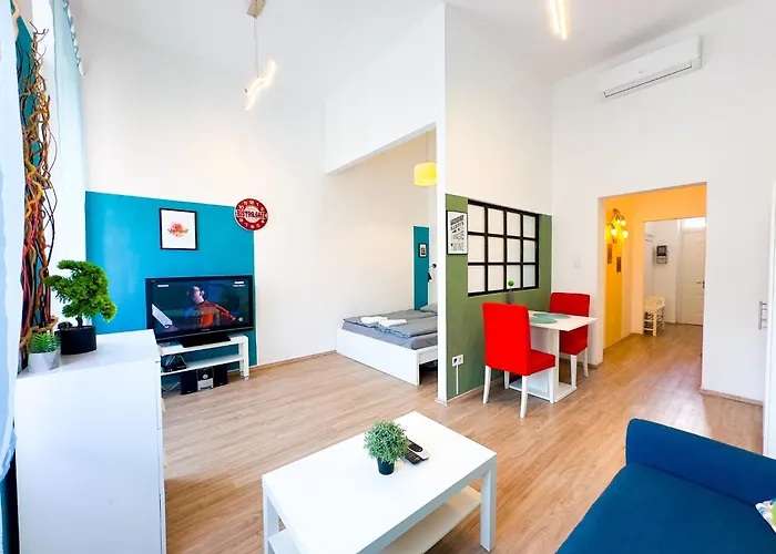 Spacious Buda Apartment Air Conditioning