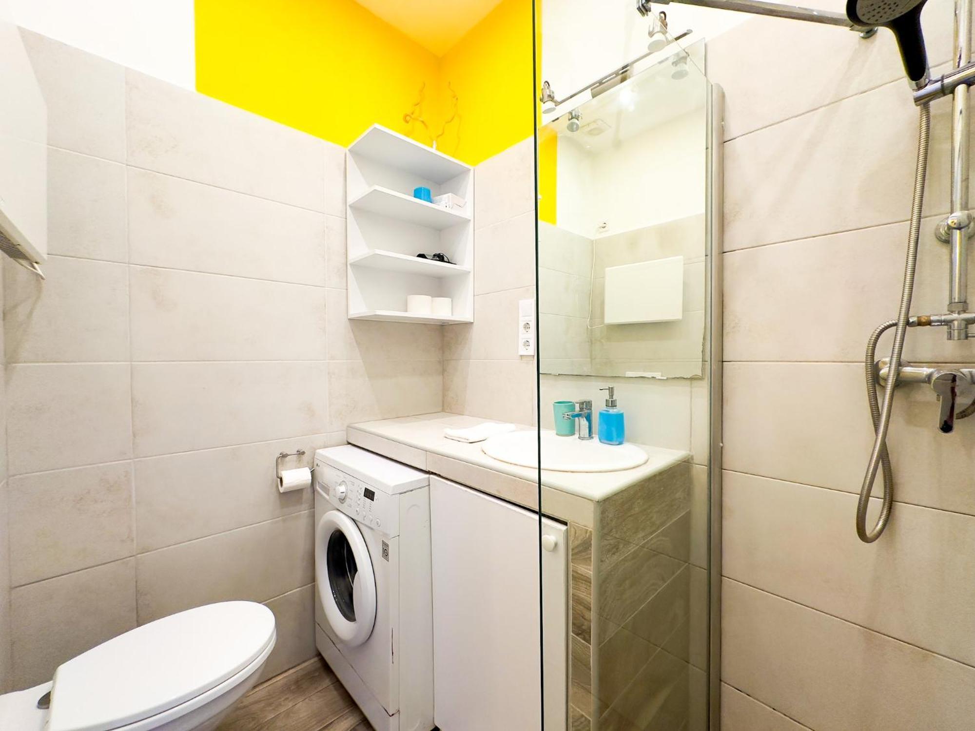 Apartment Spacious Buda Air Conditioning *